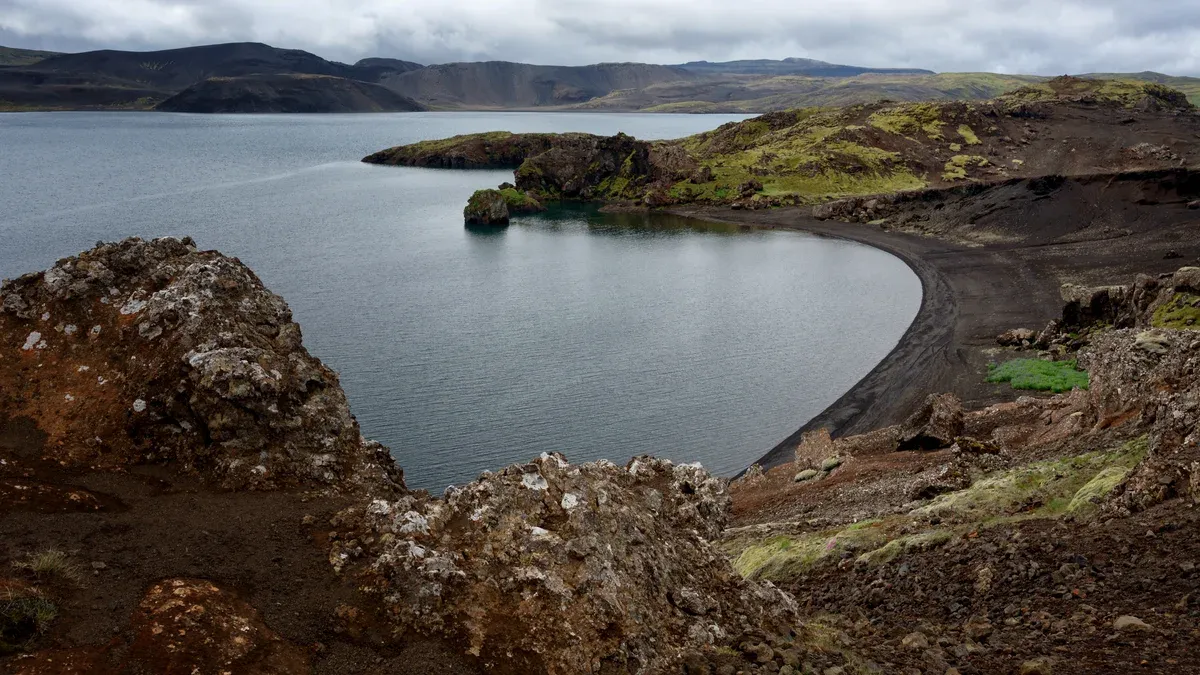 Lake Kleifarvatn on the Reykjanes Peninsula near Fagradalsfjall volcano tours, Iceland